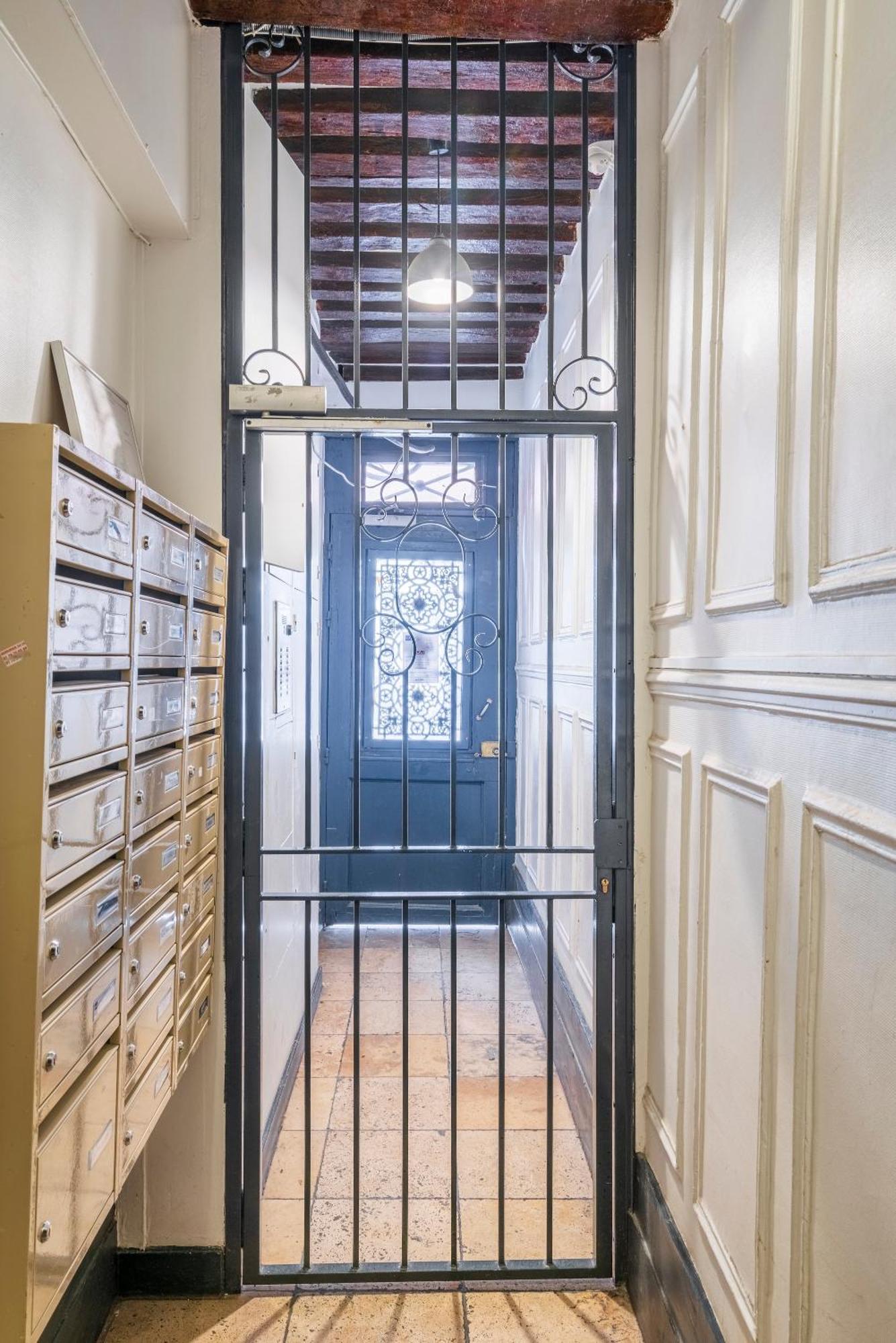 Louvre Innocent Apartment Париж Екстер'єр фото