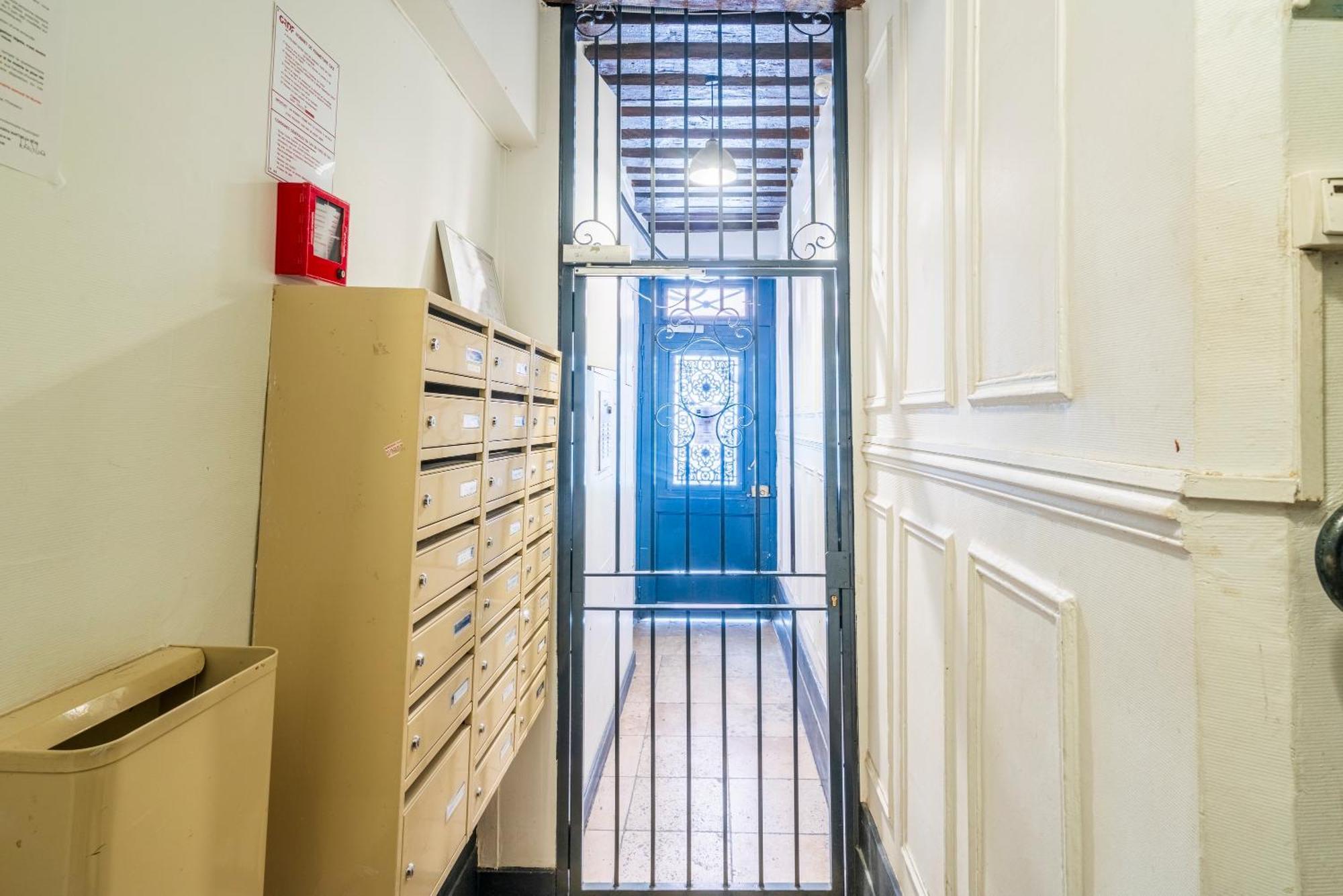 Louvre Innocent Apartment Париж Екстер'єр фото